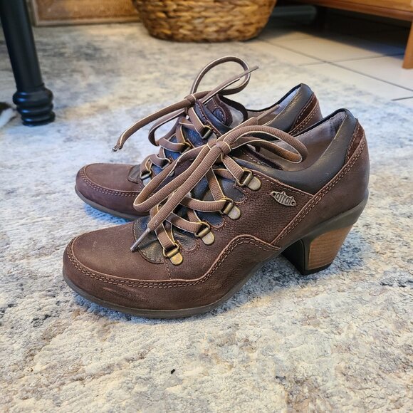 Atrai  lace up shoes - Picture 1 of 8